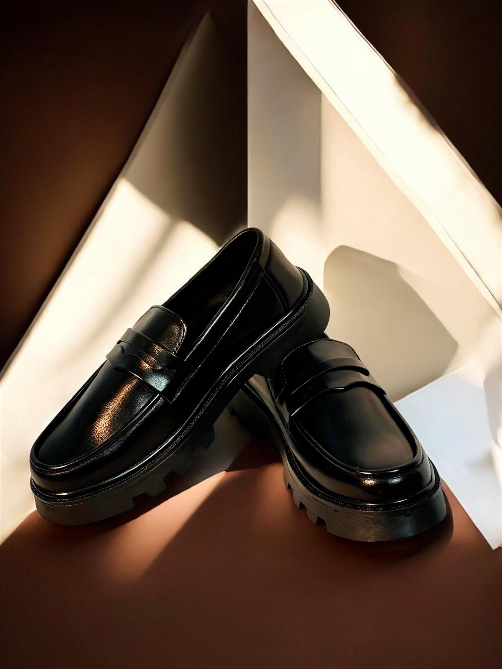 LUG SOLE LOFFERS