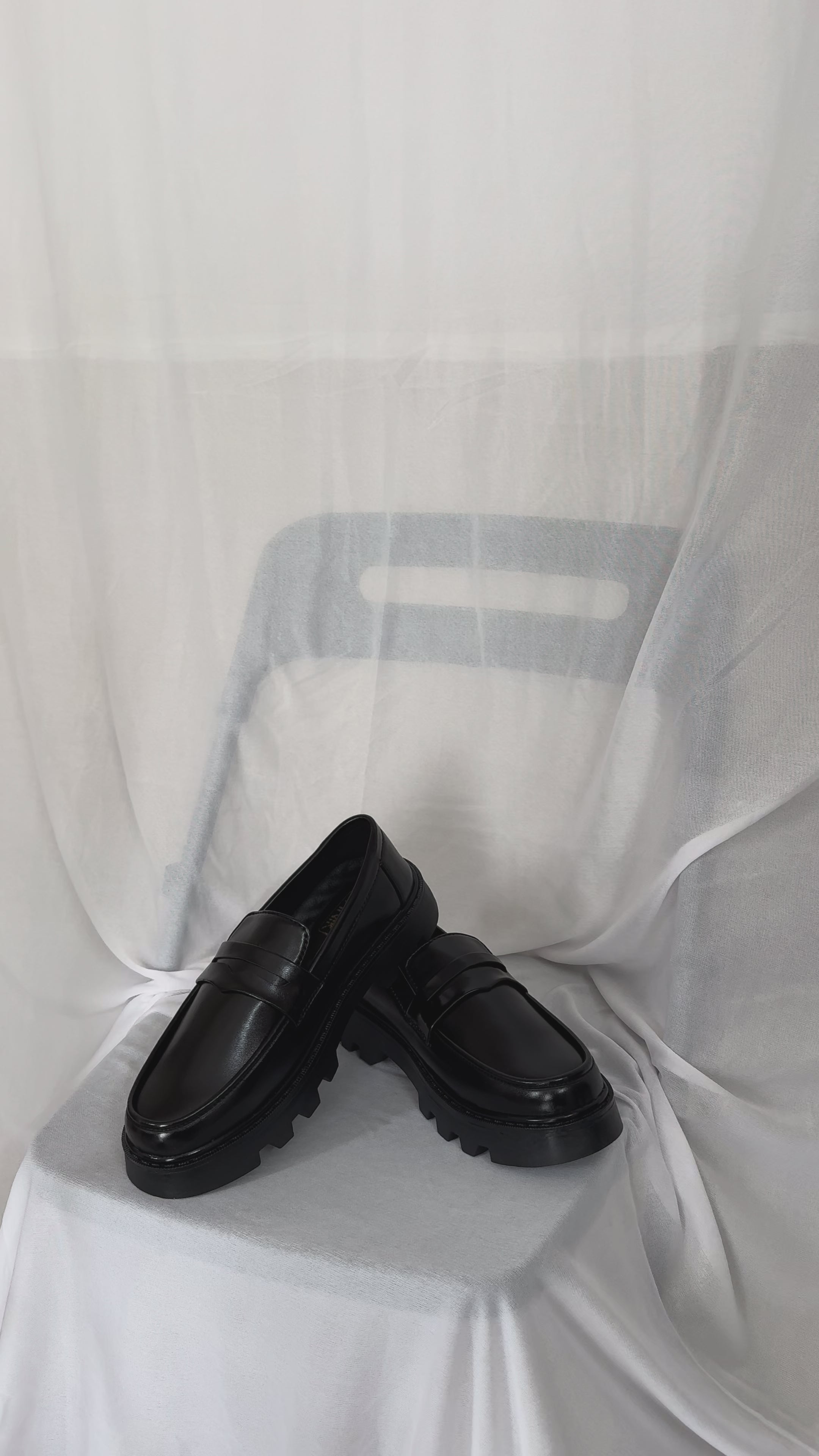 LUG SOLE LOFFERS